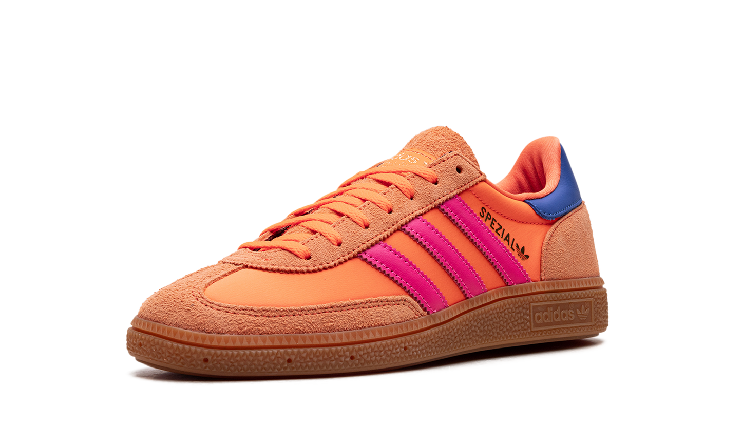 Handball Spezial WMNS "Solar Orange Lucid Pink"