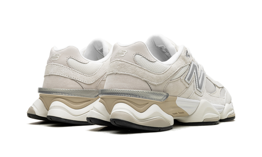 9060 "Sea Salt / Moonbeam"