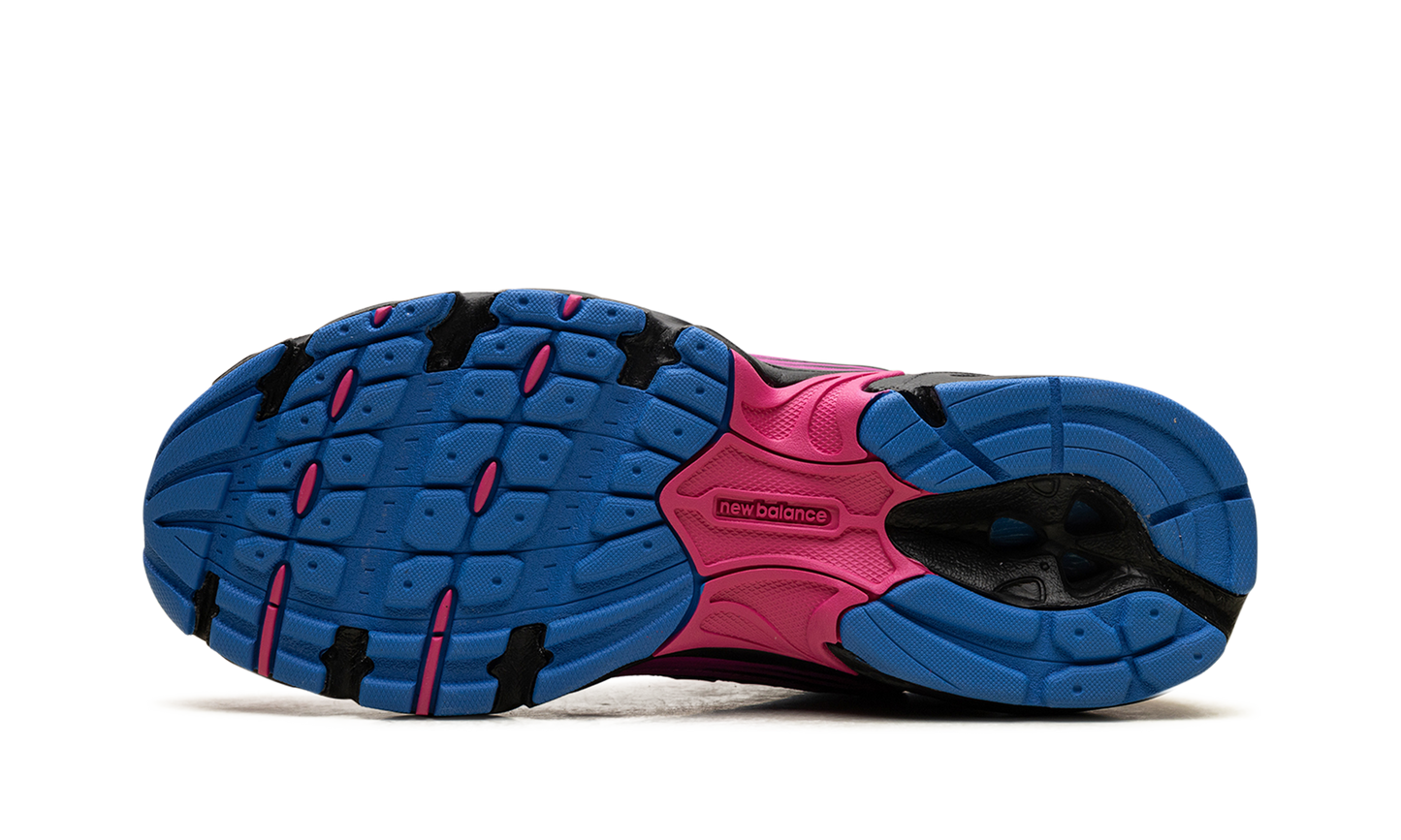 530 "Black Multi-Color"