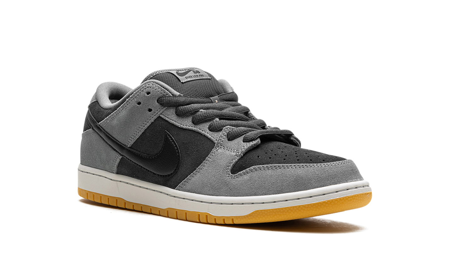 SB Dunk Low "Dark Smoke Grey"