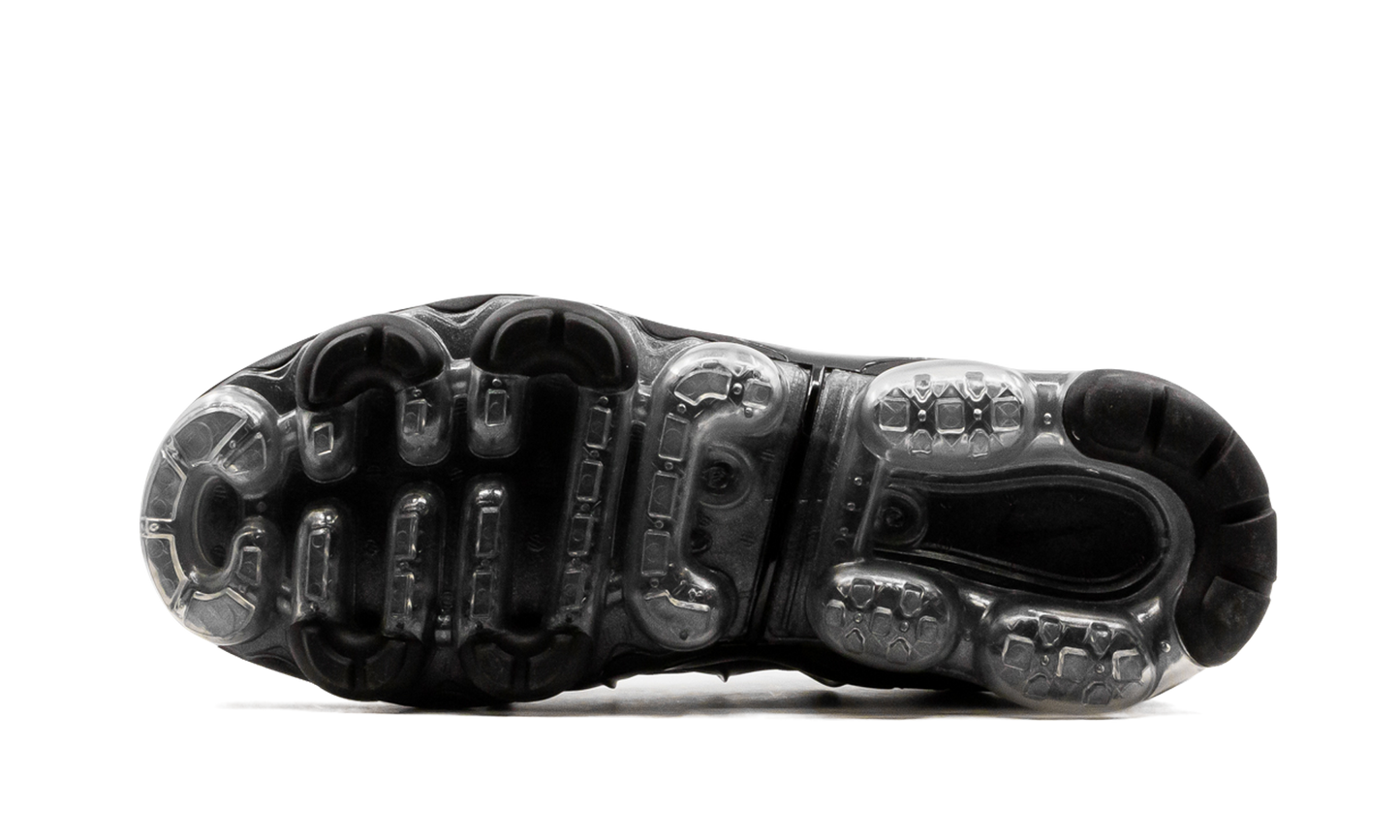 AIR VAPORMAX PLUS WMNS "Triple Black"