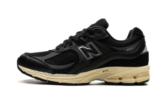 M2002R "Vintage Black White"