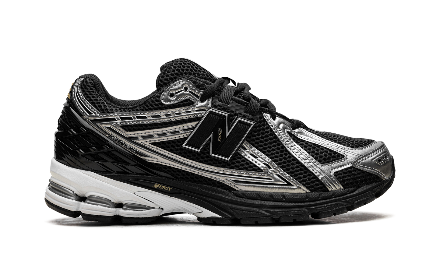 1906R "Black Grey White"