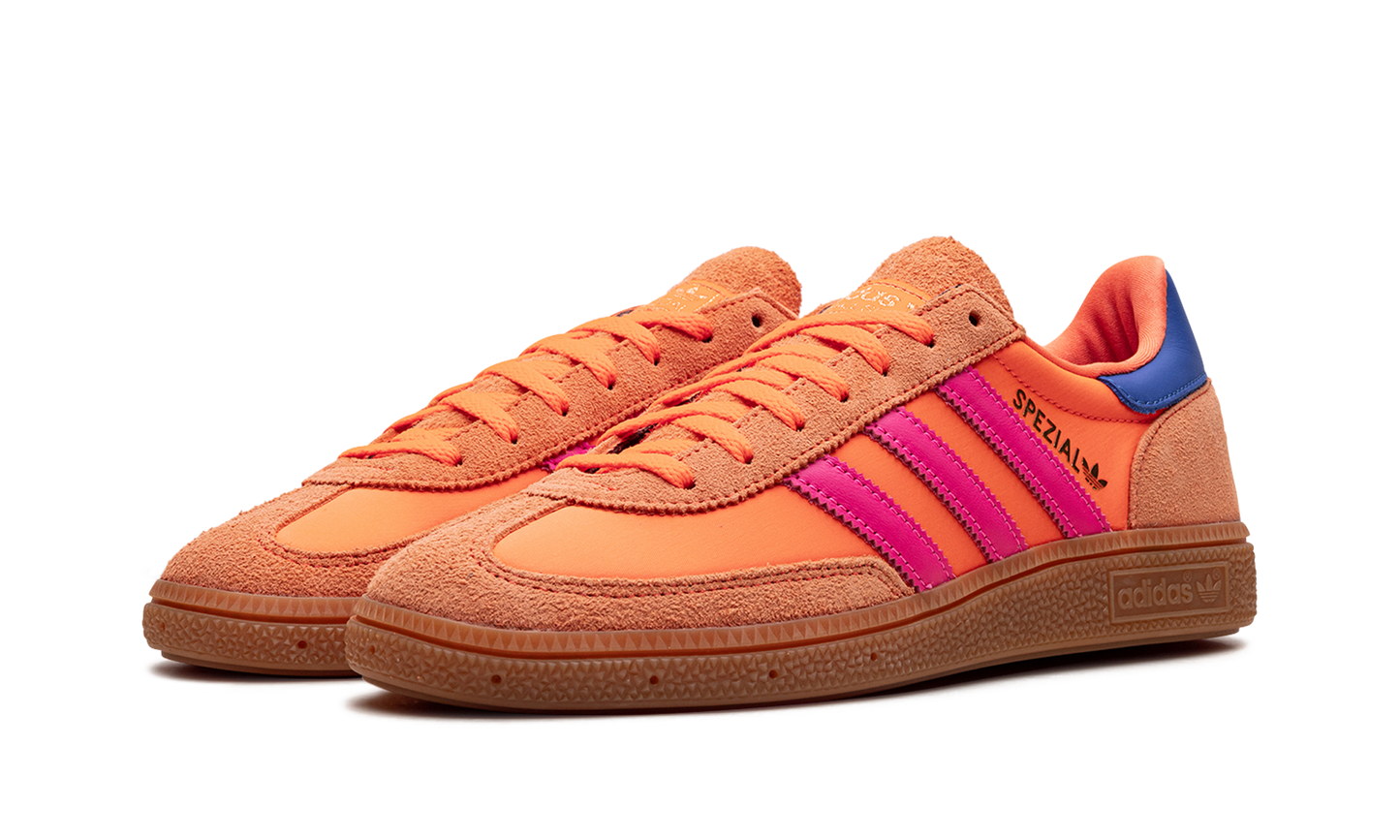 Handball Spezial WMNS "Solar Orange Lucid Pink"