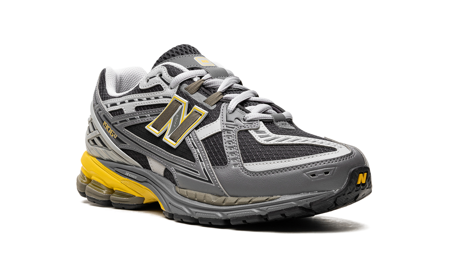 1906U "Castlerock Ginger Lemon"