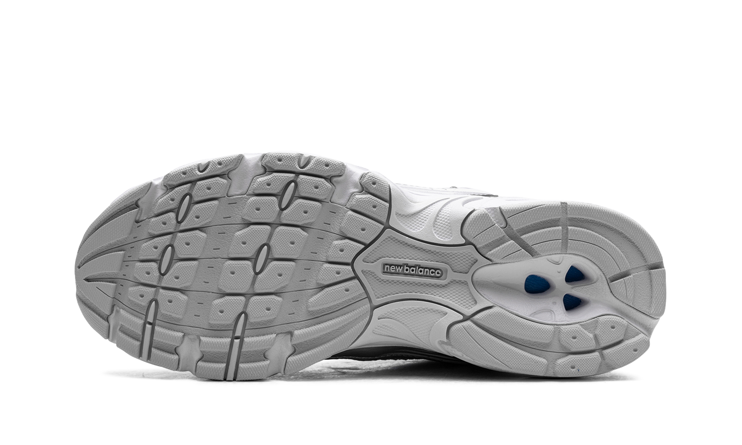 530 "Moonbeam Silver Metallic"