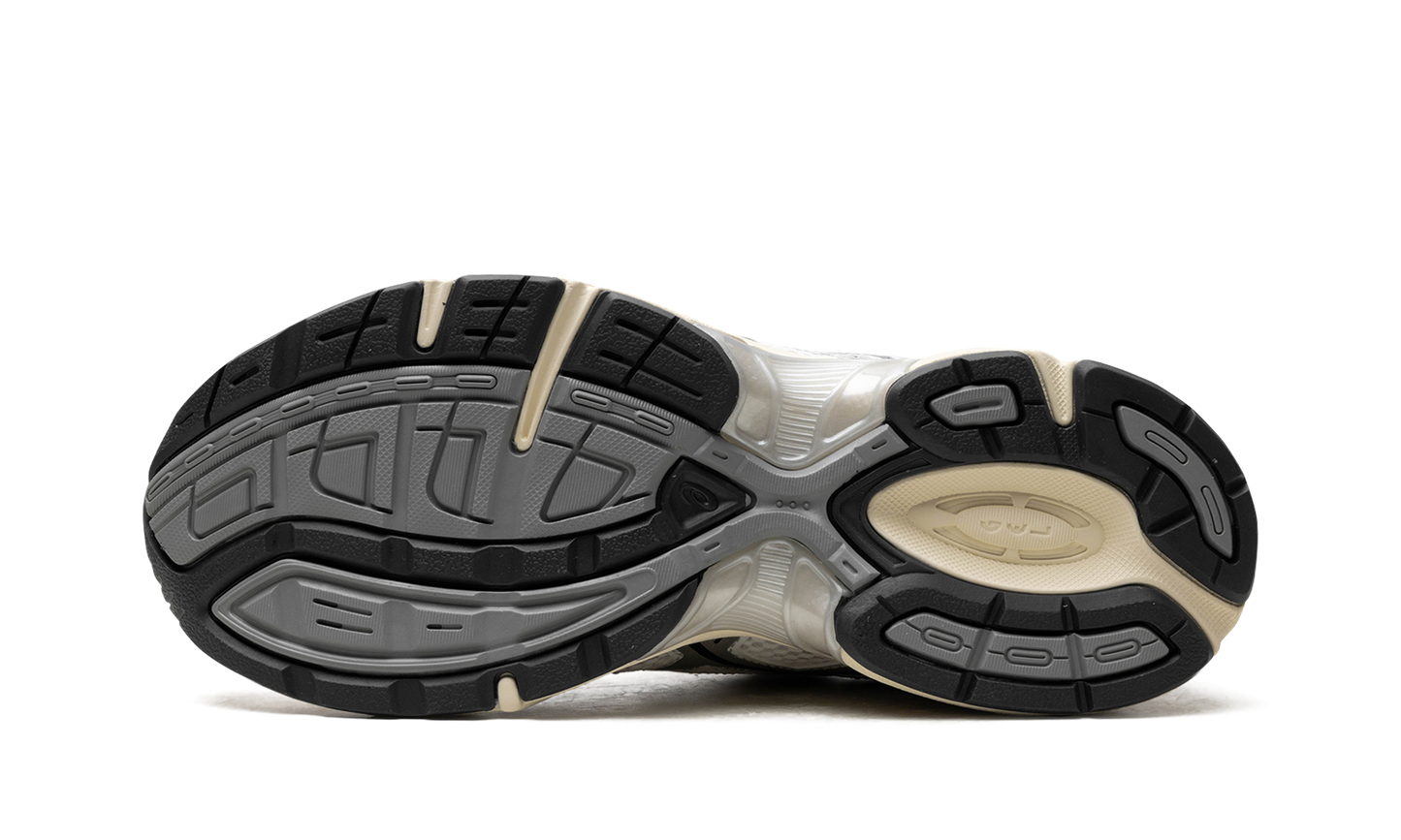 Gel 1130 WMNS "Cream Clay Grey"